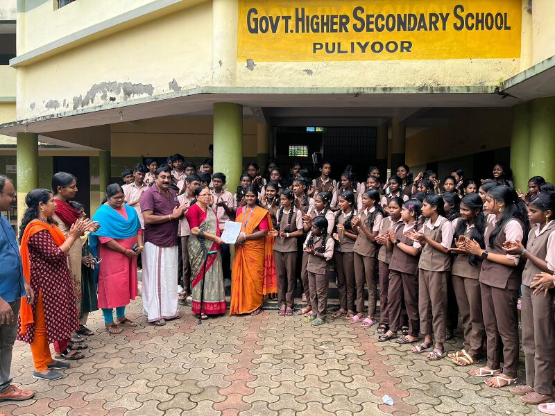 പ്രമാണം:36064-EZHUTHOLA JUNE NEWS..jpg