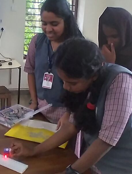 പ്രമാണം:44050 23 10 l90.jpg