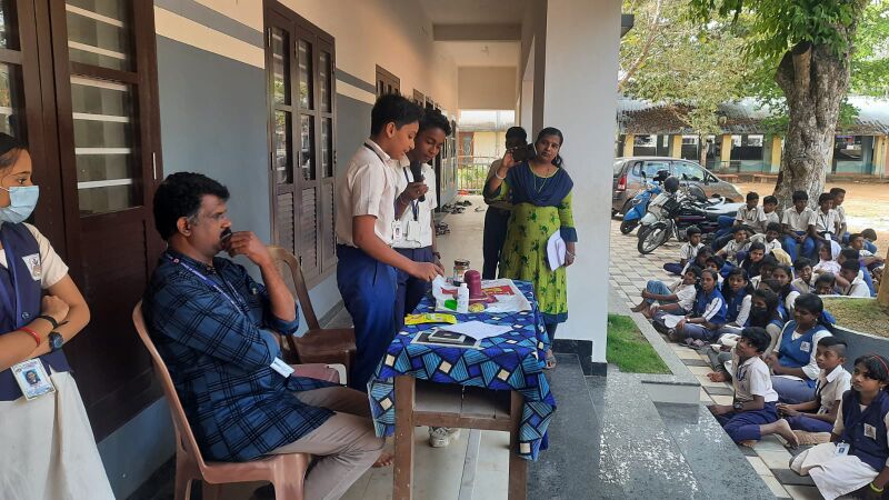 പ്രമാണം:44354 ASSEMBLY 1.jpg