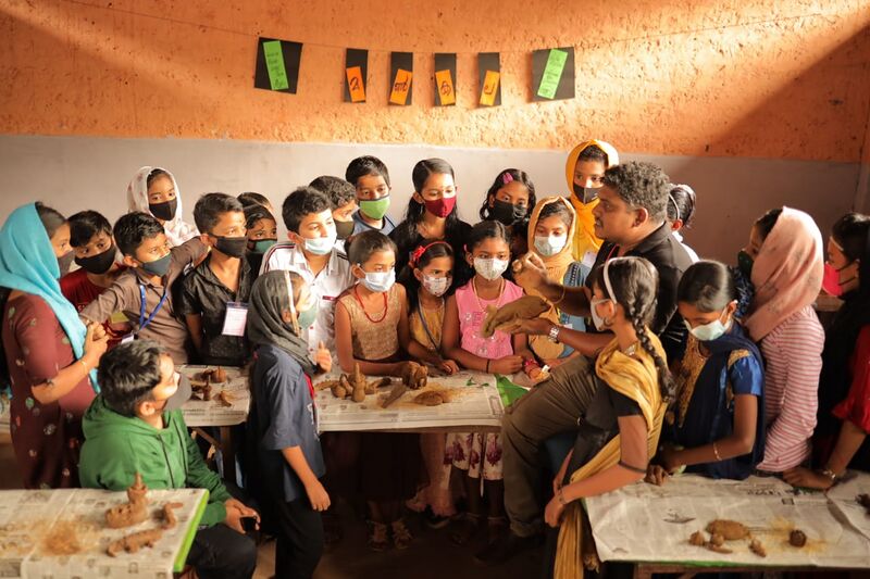 പ്രമാണം:48562 10.jpg