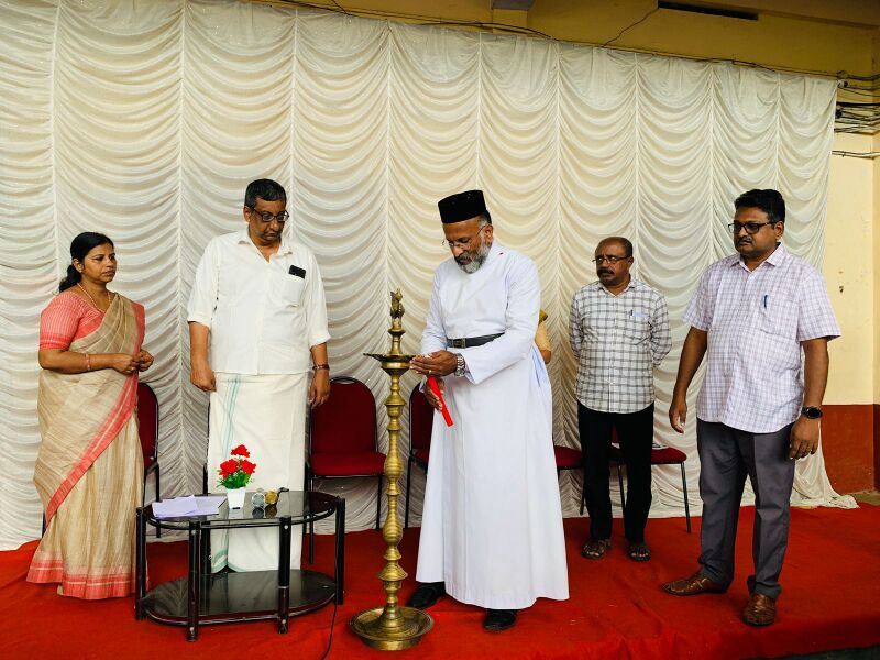 പ്രമാണം:Class 11 Opening Day 5.jpg