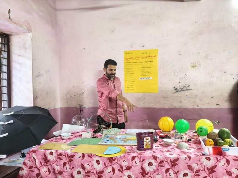 പ്രമാണം:15253 state sasthrothsavam.jpg