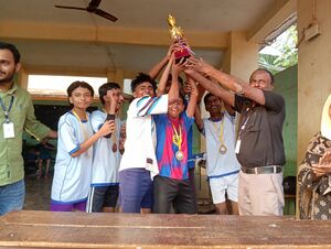 19077 URDU FOOTBALL4.jpg