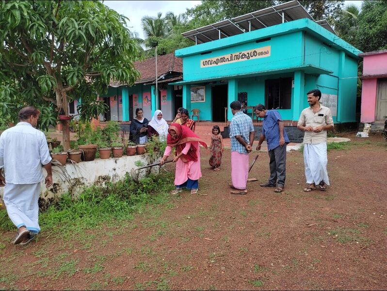 പ്രമാണം:19833- Sannadda Sevanam301.jpg