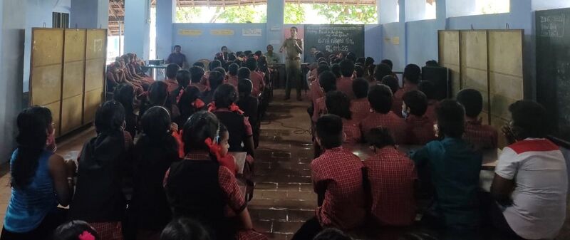 പ്രമാണം:21361 lahari virudha.jpg