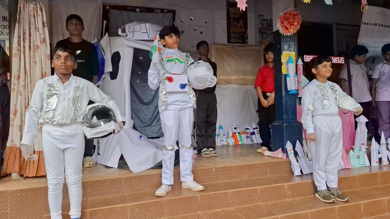 പ്രമാണം:22074 chanrayan july 21.jpeg