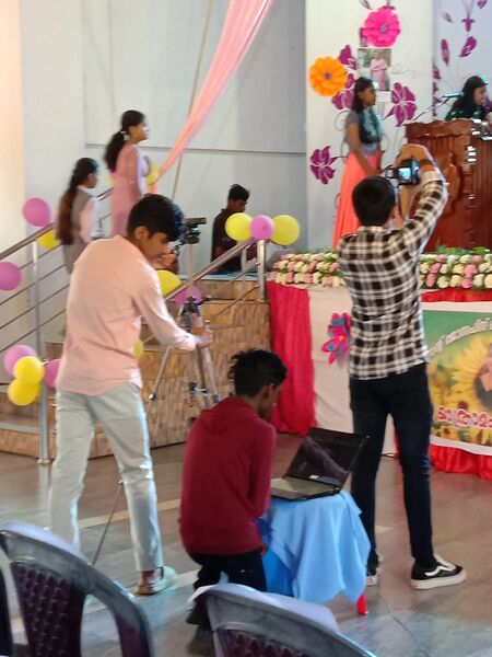 പ്രമാണം:28027 schooi anniversery live.jpg