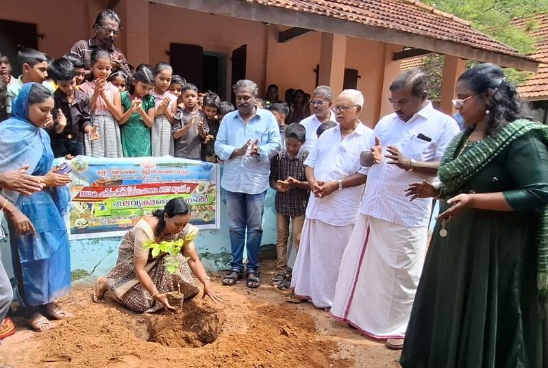 പ്രമാണം:41409 2025 June 5 16.jpg