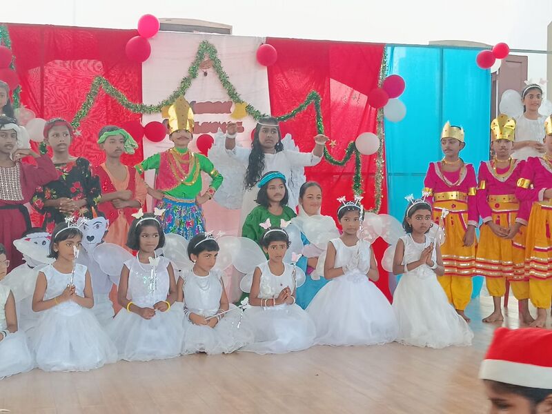 പ്രമാണം:44443 christmas2.jpg