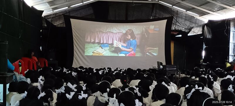 പ്രമാണം:44443 filmshow1.jpg