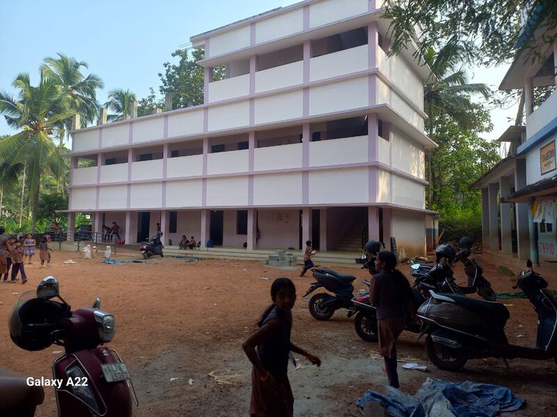 പ്രമാണം:47552new building.jpeg