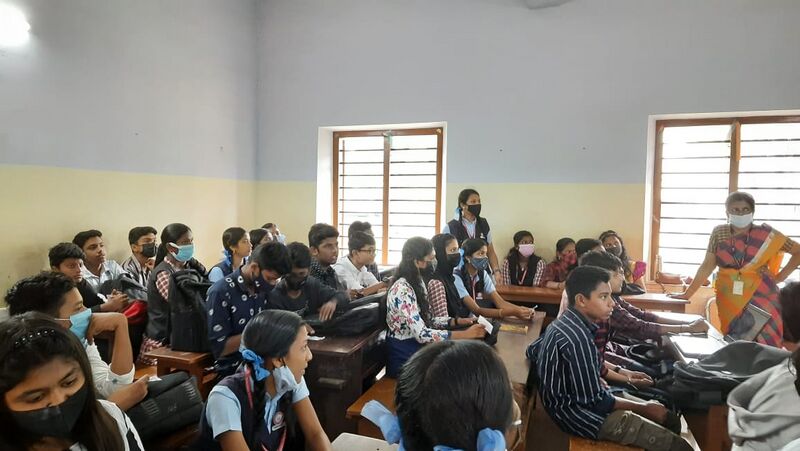 പ്രമാണം:Lk camp 43065-2.jpeg