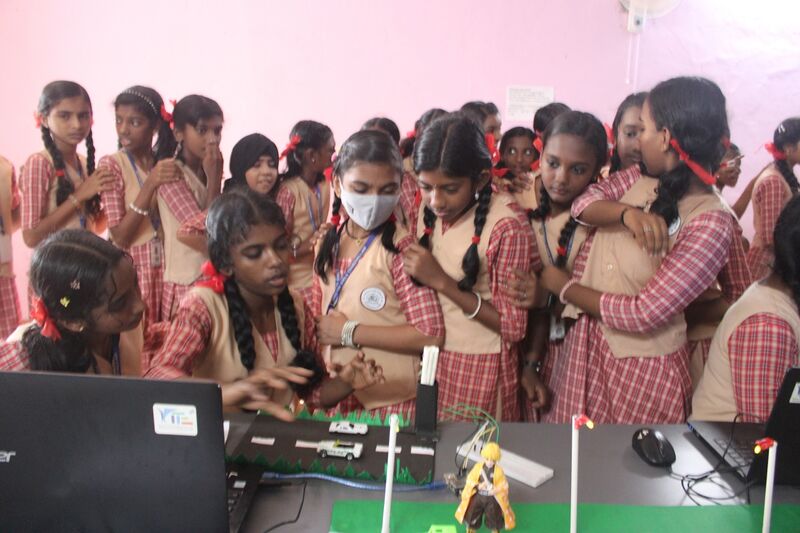 പ്രമാണം:RF25 TVM 43068 2.jpg