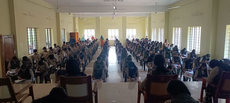 പ്രമാണം:Talentsearch 40031.jpg