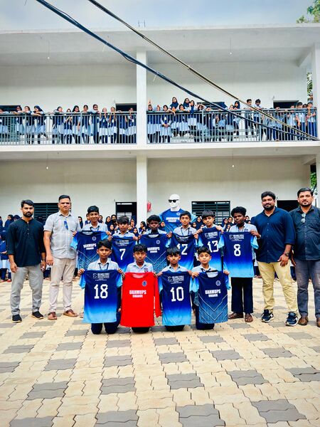 പ്രമാണം:18245 school-jourcy.jpeg