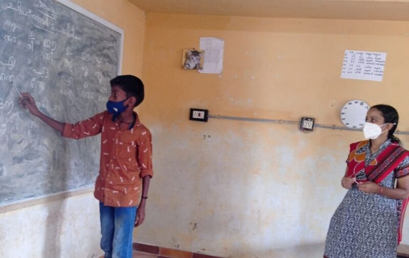 പ്രമാണം:20544 padhana pinthuna class.jpg