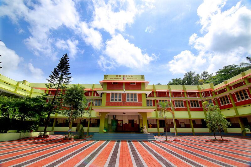 പ്രമാണം:24017 school building.jpg