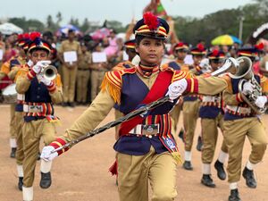 41001 hitech parade.jpeg