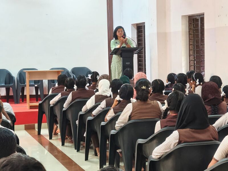 പ്രമാണം:41059 former student(2).jpg