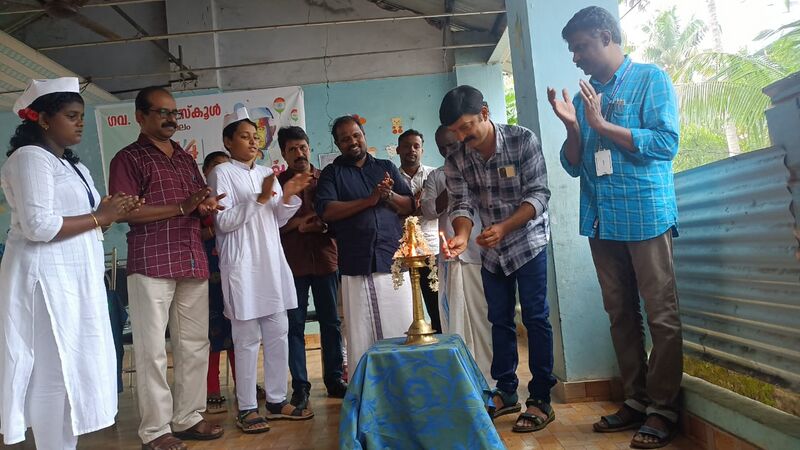 പ്രമാണം:44354 sisudinam 1.jpg