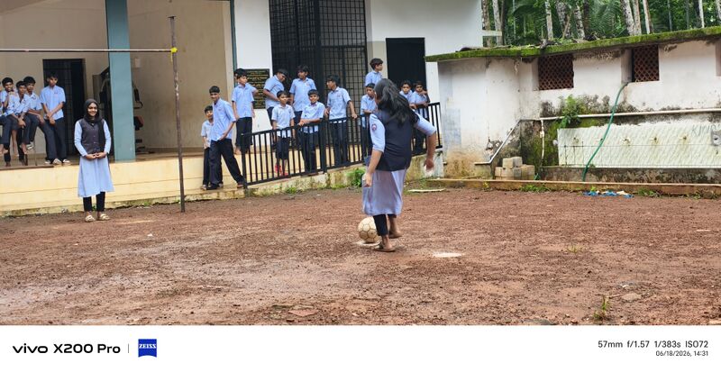 പ്രമാണം:47027 -KKD BEST KWIK 03.jpg