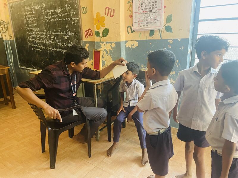 പ്രമാണം:47206 eye1.jpg