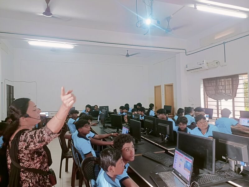 പ്രമാണം:19501 LK CAMP2.jpg