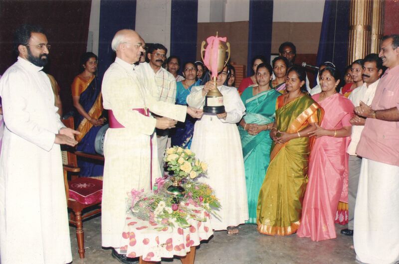 പ്രമാണം:29359 album srdancy17.jpg