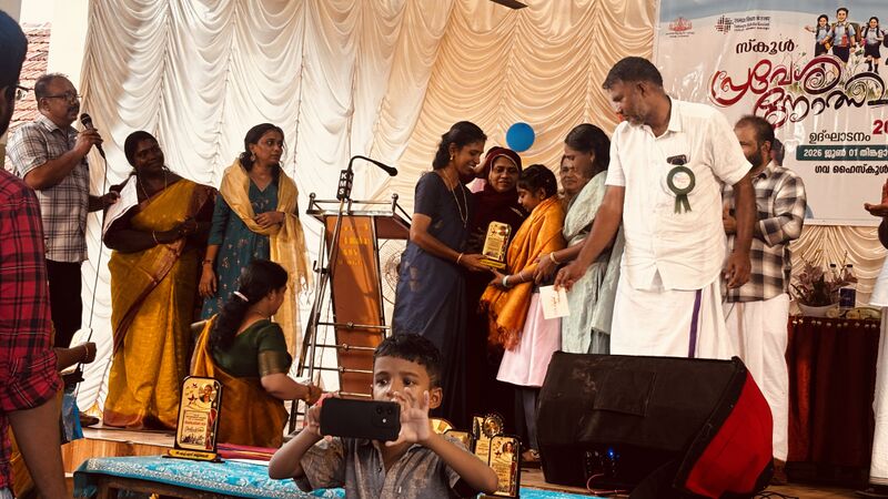 പ്രമാണം:34044-GHSM-PRAVESANOTSAVAM2026-33.jpeg