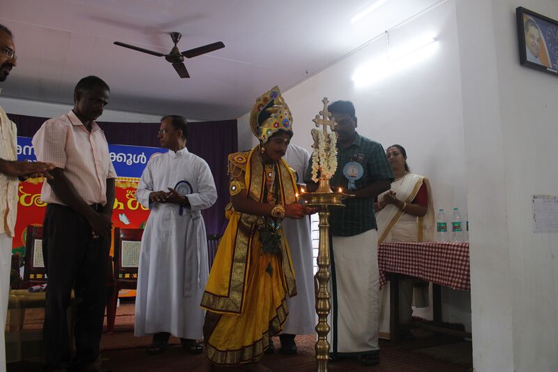 പ്രമാണം:34046 onam7.resized.JPG