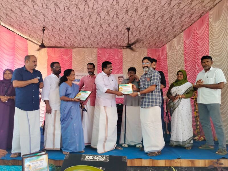 പ്രമാണം:36073oru pidi nanma.jpg