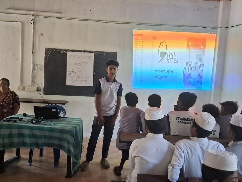 പ്രമാണം:41095-robotic fest -25-5.jpeg