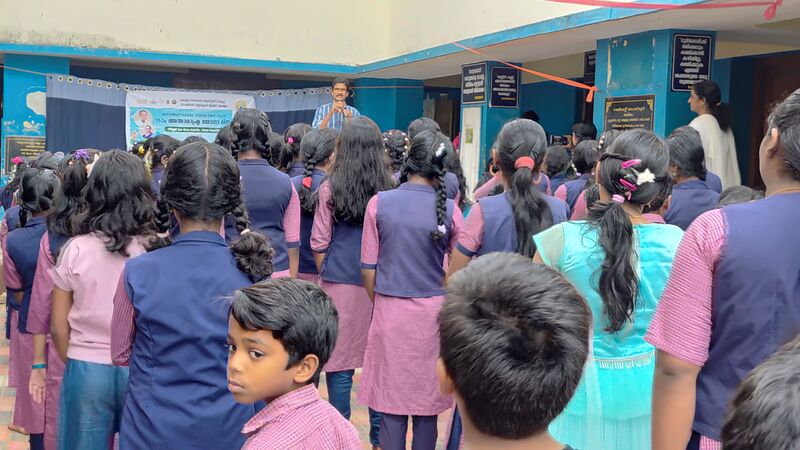 പ്രമാണം:42085 y0ga3.jpg