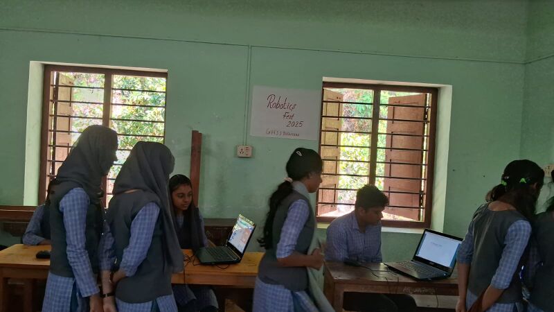 പ്രമാണം:442061 507.jpeg