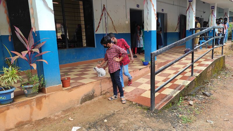 പ്രമാണം:BS21 MLP 48050 2.jpg