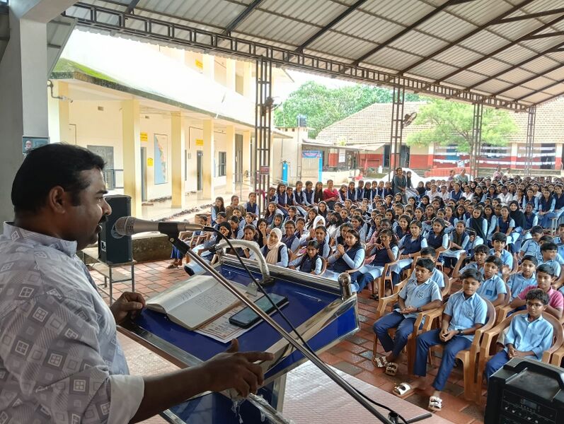 പ്രമാണം:12011 ghsspakkam vayanadinam inauguration.jpg
