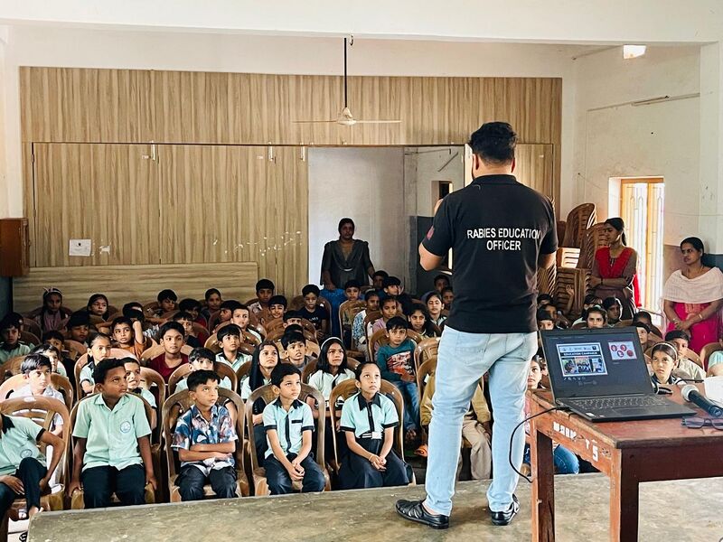 പ്രമാണം:12323 class.jpg