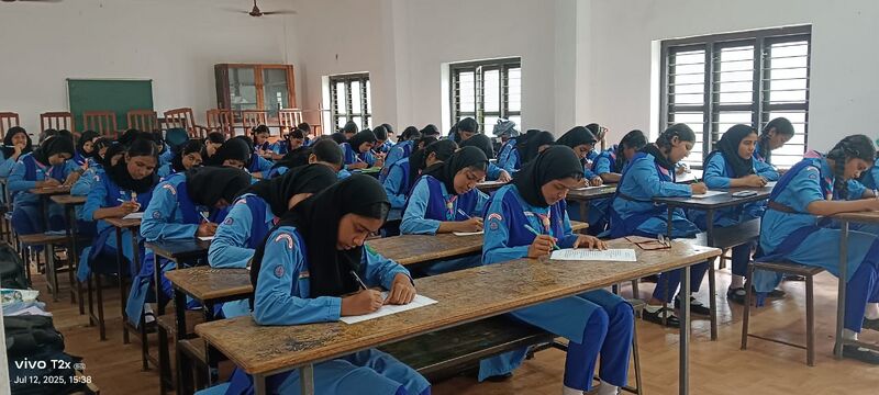 പ്രമാണം:18012 guides gghss 2025.jpg