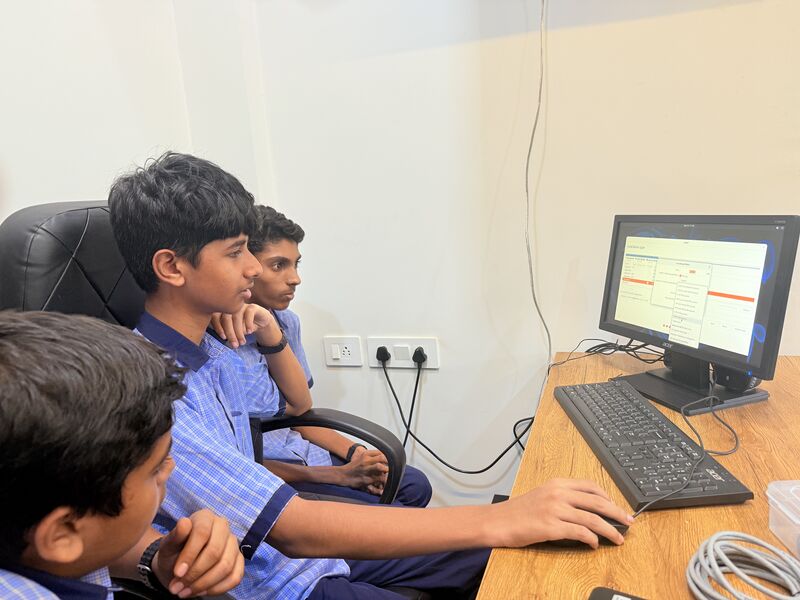 പ്രമാണം:19083 SCHOOL OFFICE.jpg