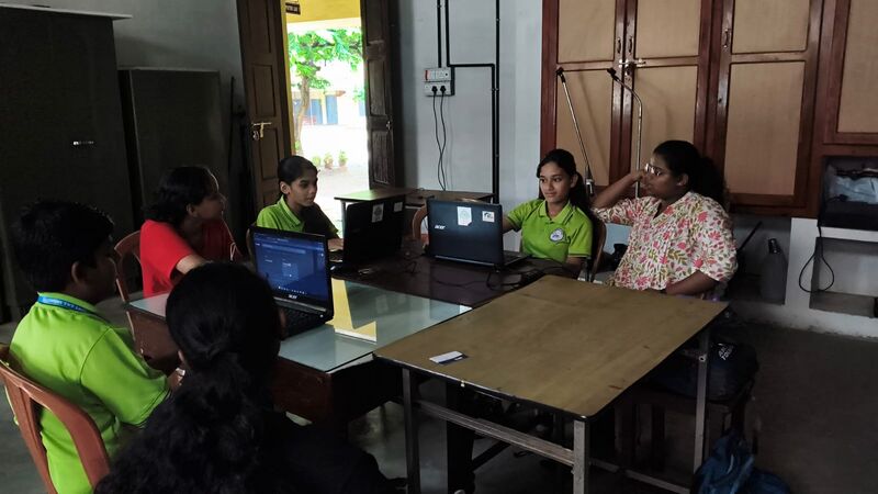 പ്രമാണം:25041 lkalumini1.jpeg