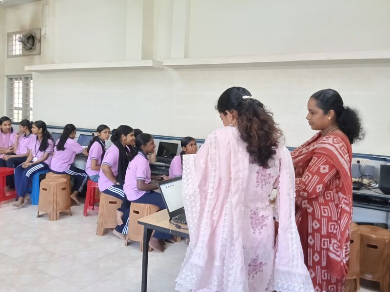പ്രമാണം:28002-camp112026.jpg