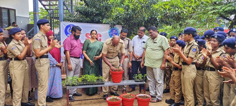 പ്രമാണം:36037 spc 1.jpg