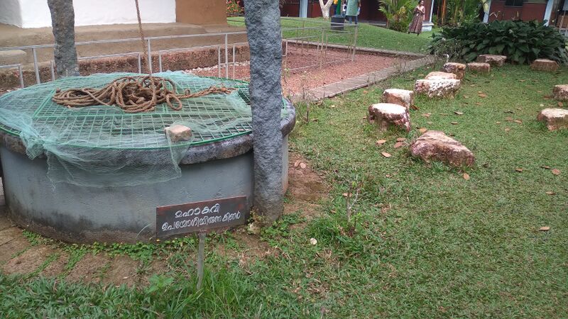 പ്രമാണം:36045 WELL-THONNACKAL2.jpg