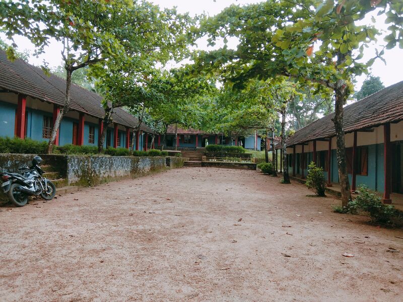 പ്രമാണം:40030 school pic.jpg