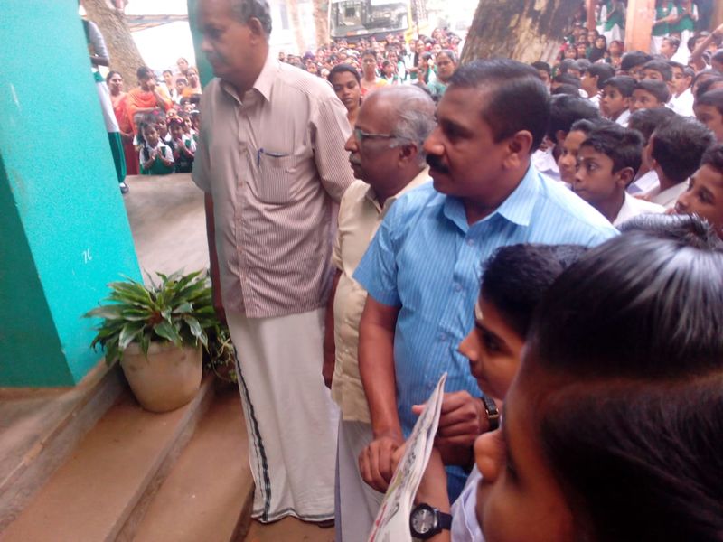 പ്രമാണം:44050 415.jpg