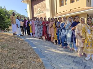 44223 staff tour 26 1.jpg