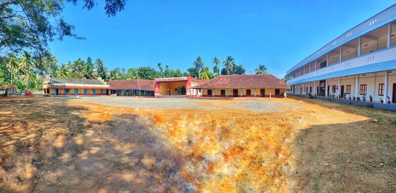 പ്രമാണം:46033 school photo.jpeg