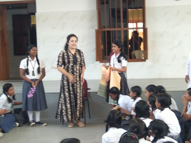 പ്രമാണം:Hounour muthumani.jpg