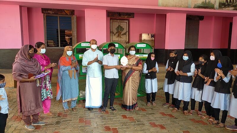 പ്രമാണം:PRIZE DISTRIBUTION.jpeg