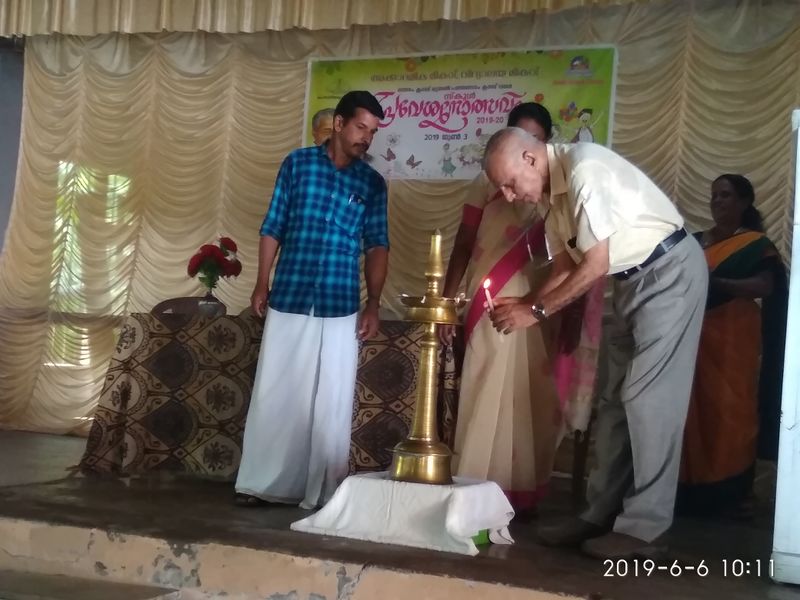 പ്രമാണം:Smhsk firstday.jpg